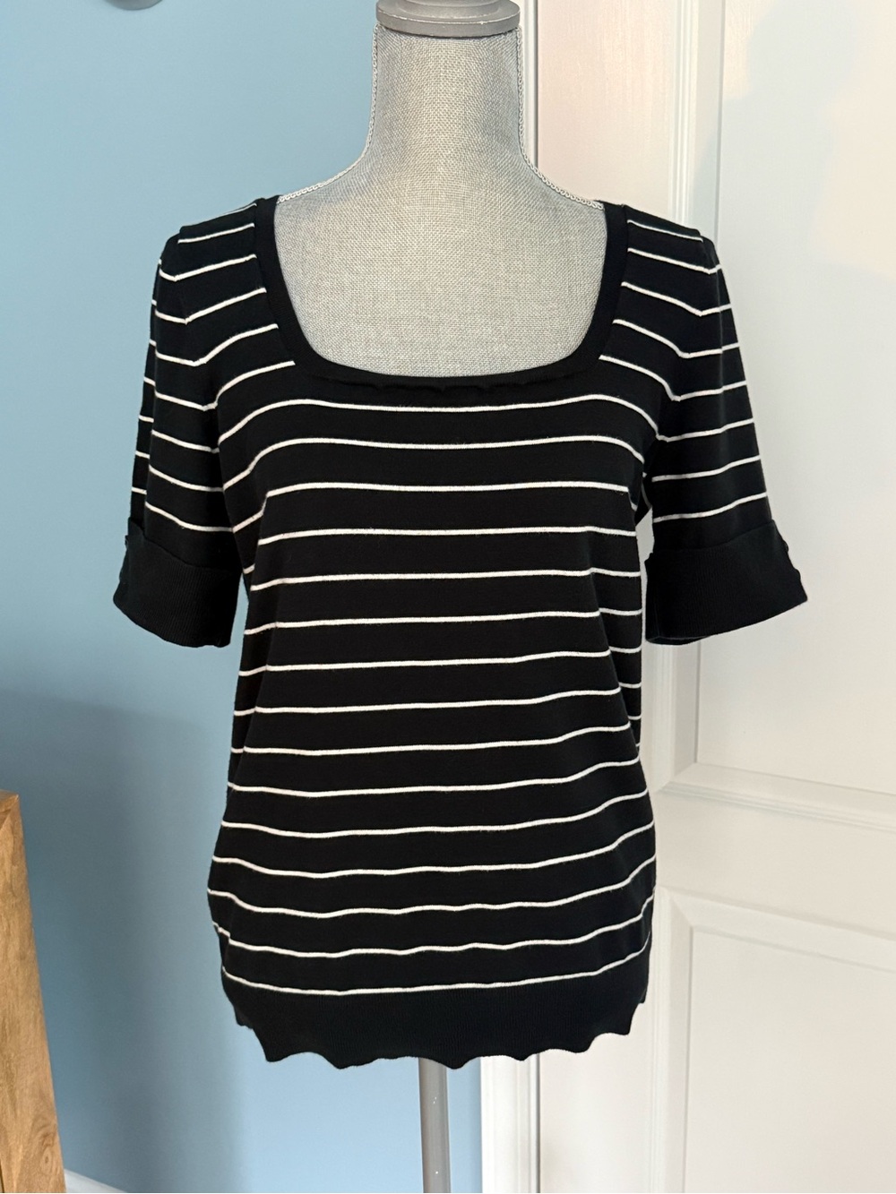 Banana Republic Black & White Striped Woven Women’s Short Sleeved Top, sz L